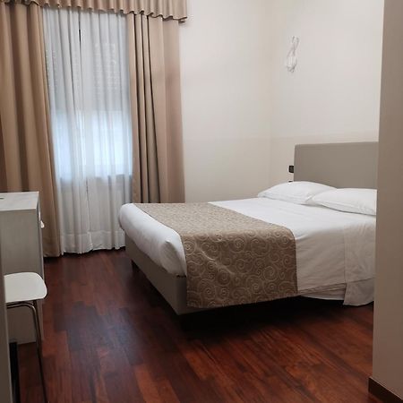 Guesthouse Central Station Group - Via Sammartini 15 Milano Eksteriør bilde