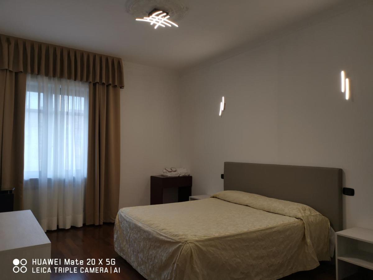 Guesthouse Central Station Group - Via Sammartini 15 Milano Eksteriør bilde